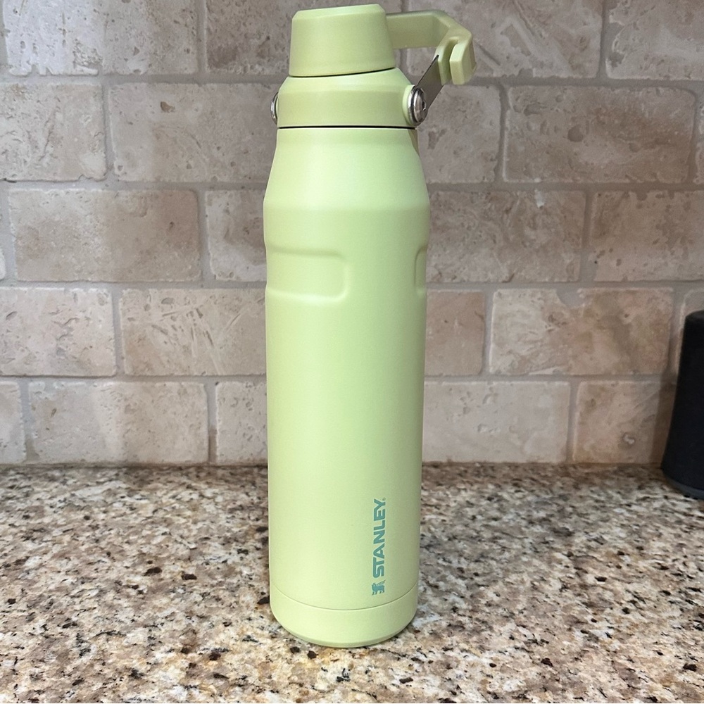 Stanley Aero Light Green Insulated Bottle